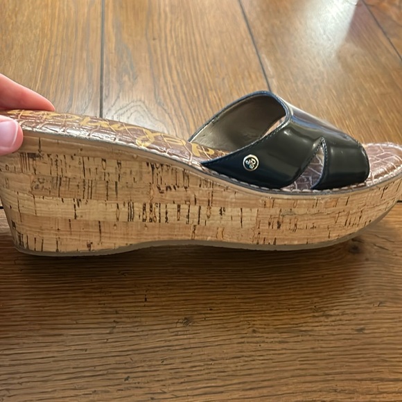 Sam Edelman Reid cork wedge platform slide with patent leather details - Picture 9 of 12